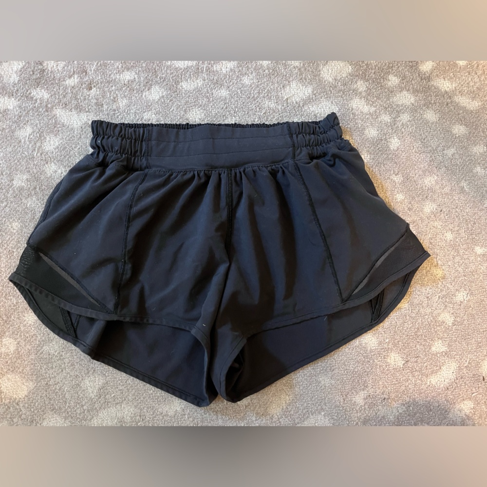Lululemon hottie hots, size 2, regular rise